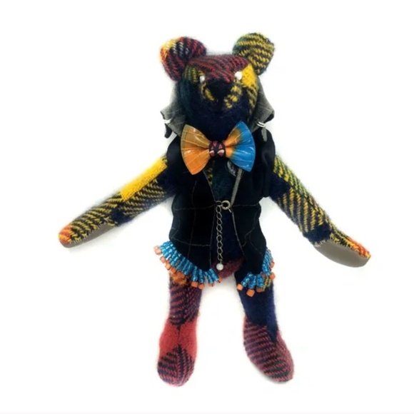 “Oliver” - Wool tartan heirloom teddy bear - Picture 5 of 5